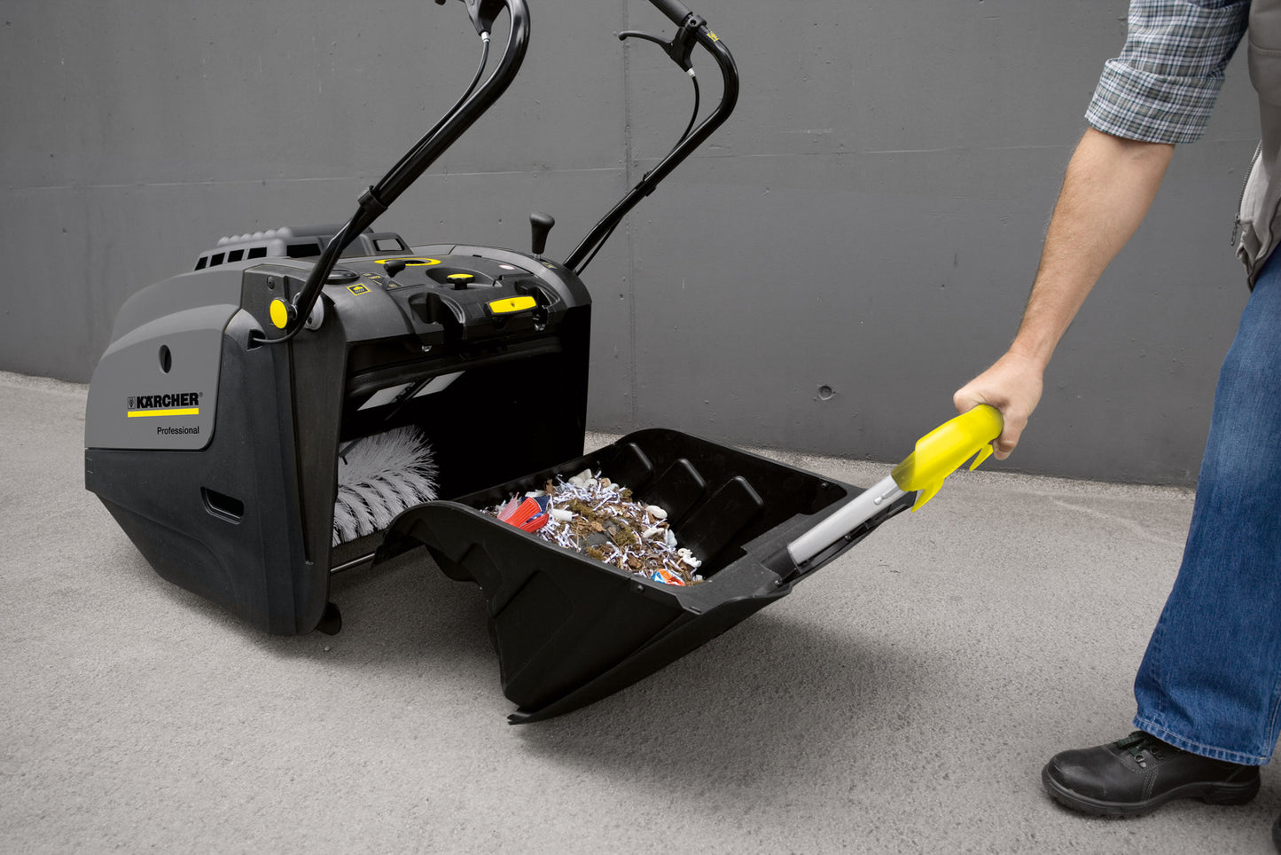 Karcher KM 75/40 W Bp Walk-Behind Push Sweeper